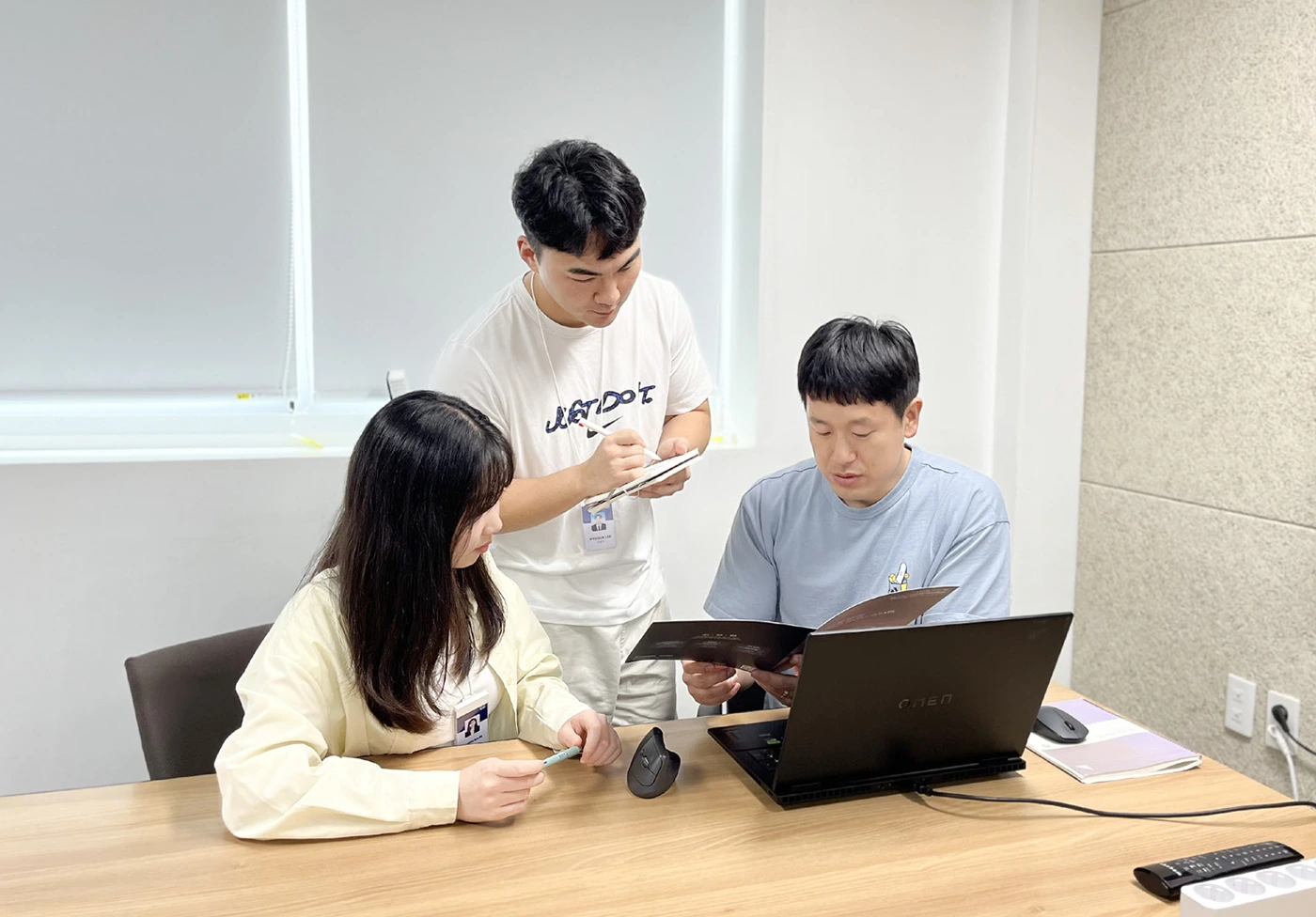 회의 모습 회의 모습