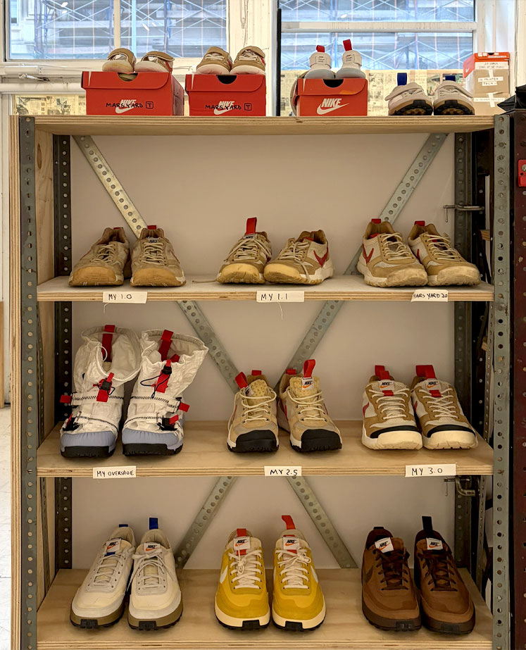 톰 삭스(Tom Sachs) 뉴욕 스튜디오에 있는 마스야드(Mars Yard) 샘플들